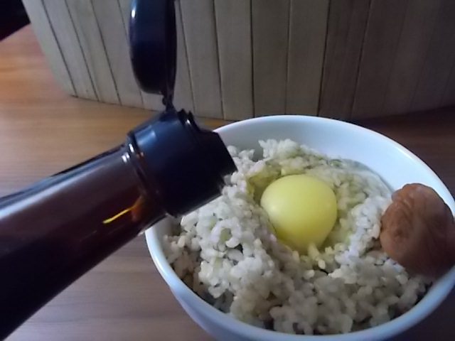 杉樽仕込みの頑固なこだわり醤油と卵かけご飯